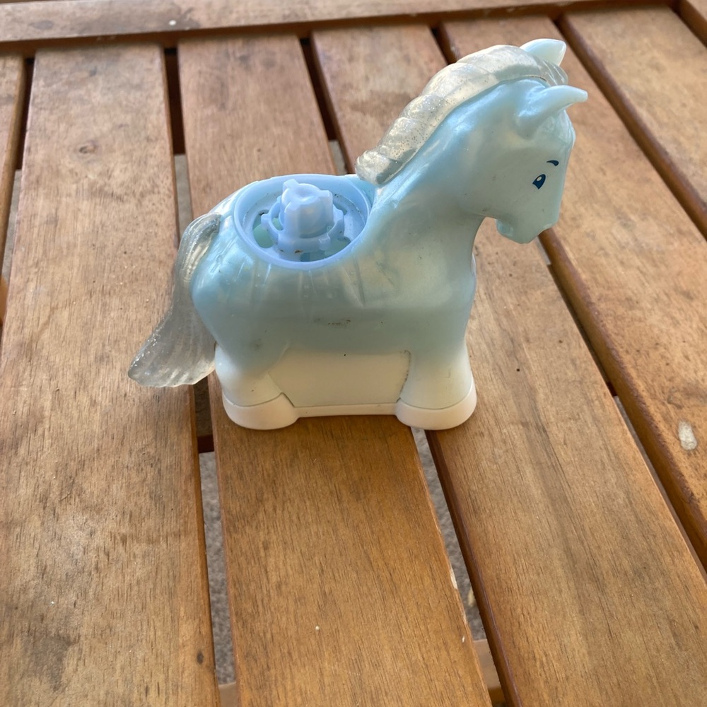 Fisher Price Little People Frozen Elsa’s Horse Nokk B16